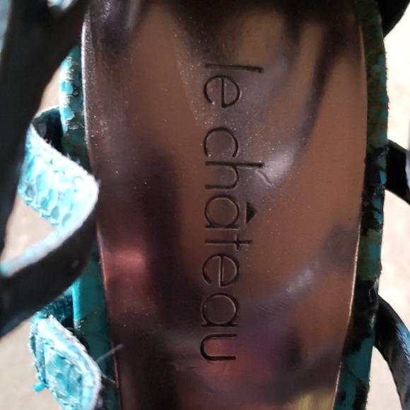 Le Chateau Shoes - Picture 6 of 7